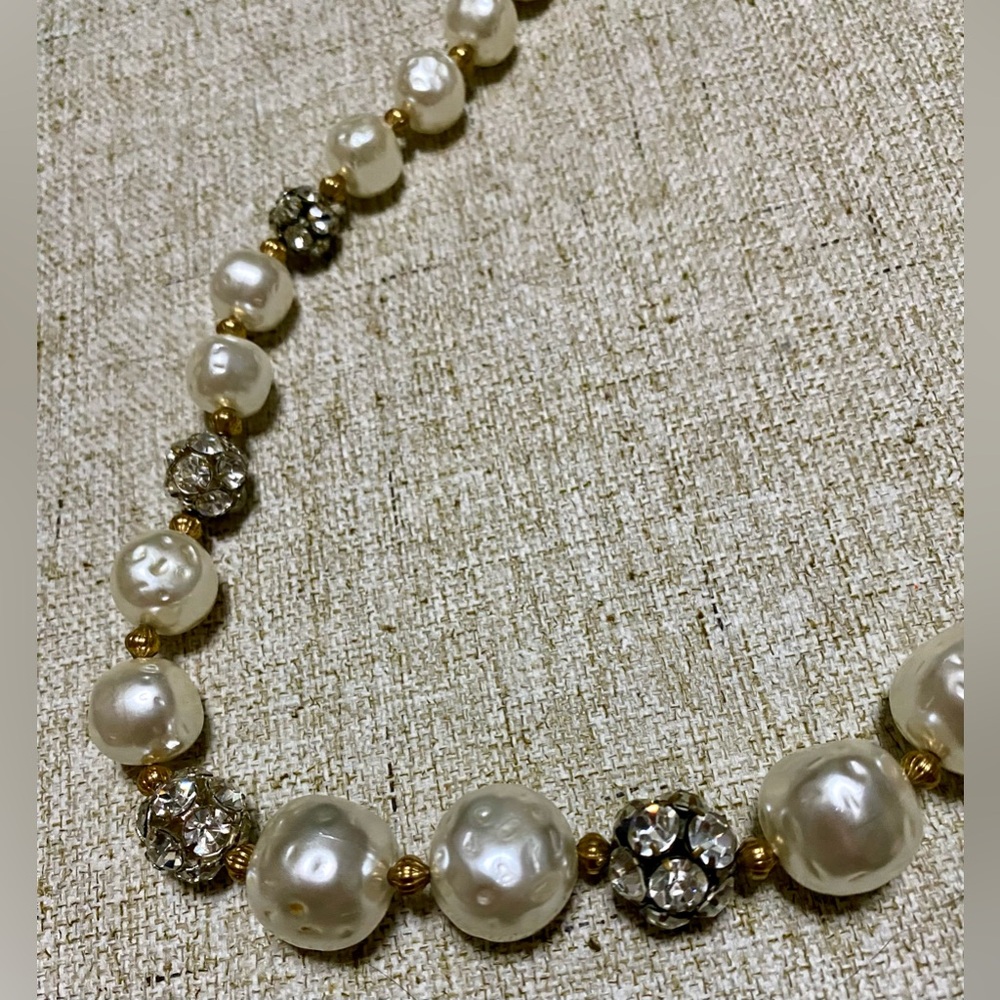 🦋Vintage, beautiful pearl necklace in different sizes, with a rare texture🦋